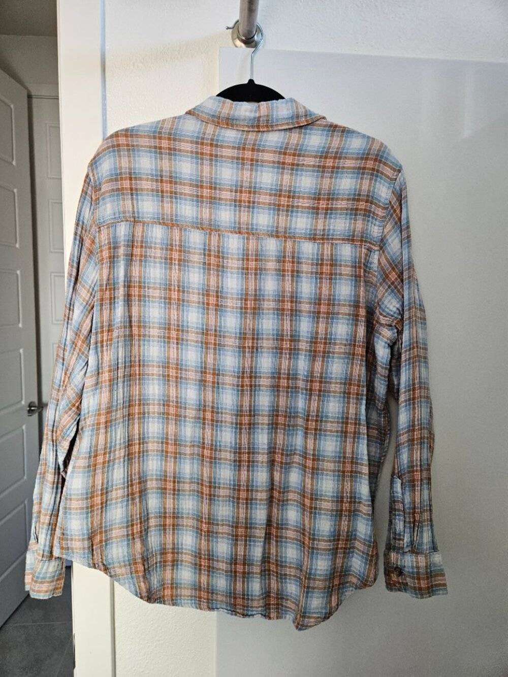 Universal Thread Flannel Top - Picture 2 of 2